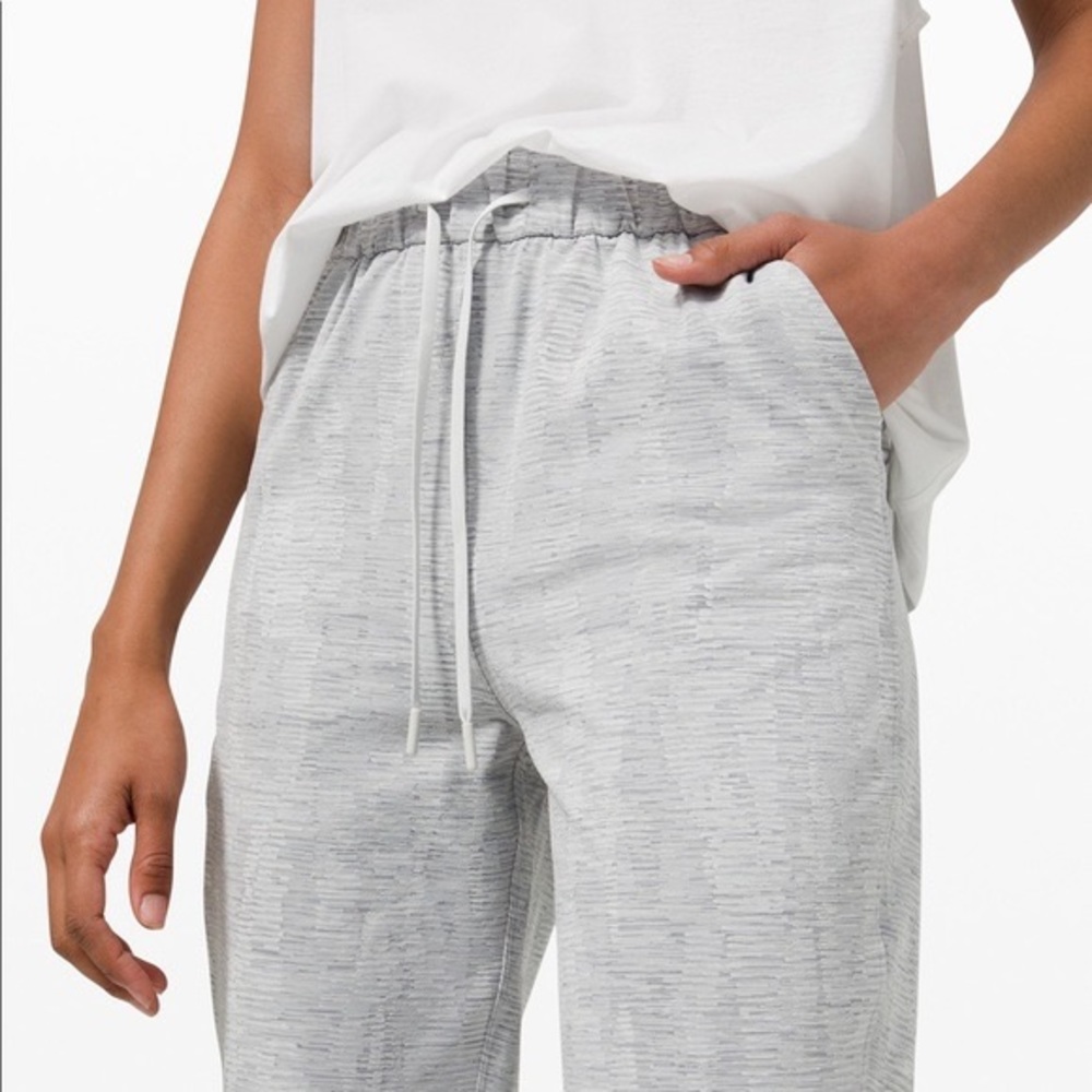 *NWOT* Lululemon Stretch High-Rise Jogger